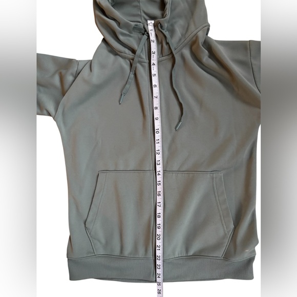 Women's full zip Mondetta hoodie in sage green. Soft, relaxed size S. Like new. - Picture 4 of 6